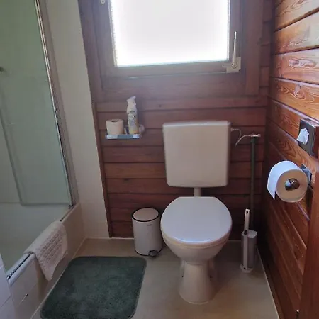 Blockhaus Am Waldrand *